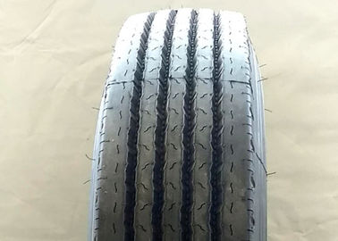 El tipo neumáticos anchos del tubo de la base zigzaguea el diseño formado 8.25R20 TT ECE de Sipes aprobado